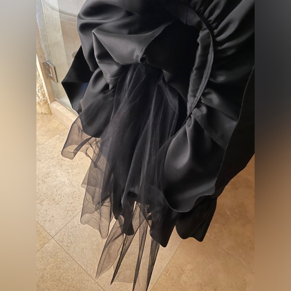 Black satin ball gown formal prom dress size 6 - Picture 10 of 16